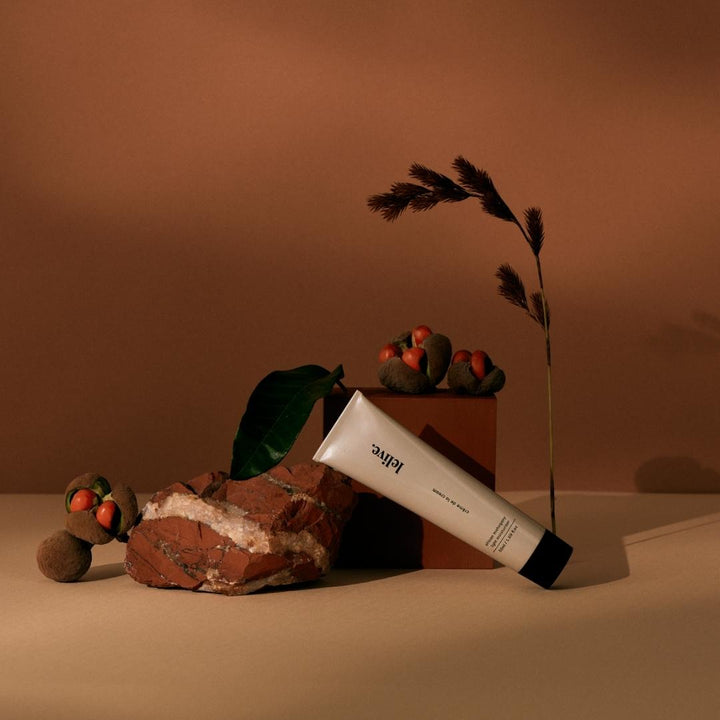 https://www.arcstore.co.za/Files/Images/Ecom/Brands/JKL/Lelive/112000_50ML_E.jpg