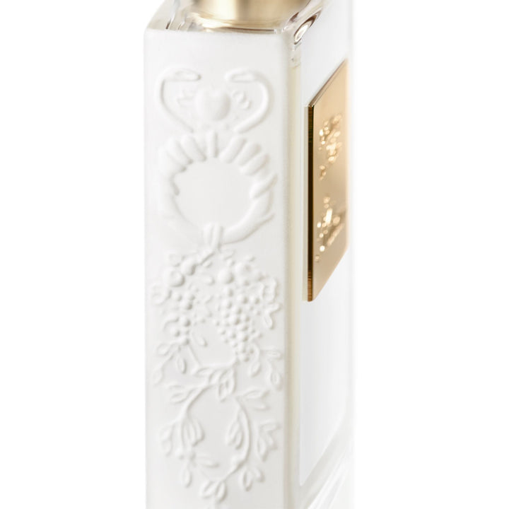 https://www.arcstore.co.za/Files/Images/Ecom/Brands/ABC/by%20Kilian/112414_50ML_D.jpg