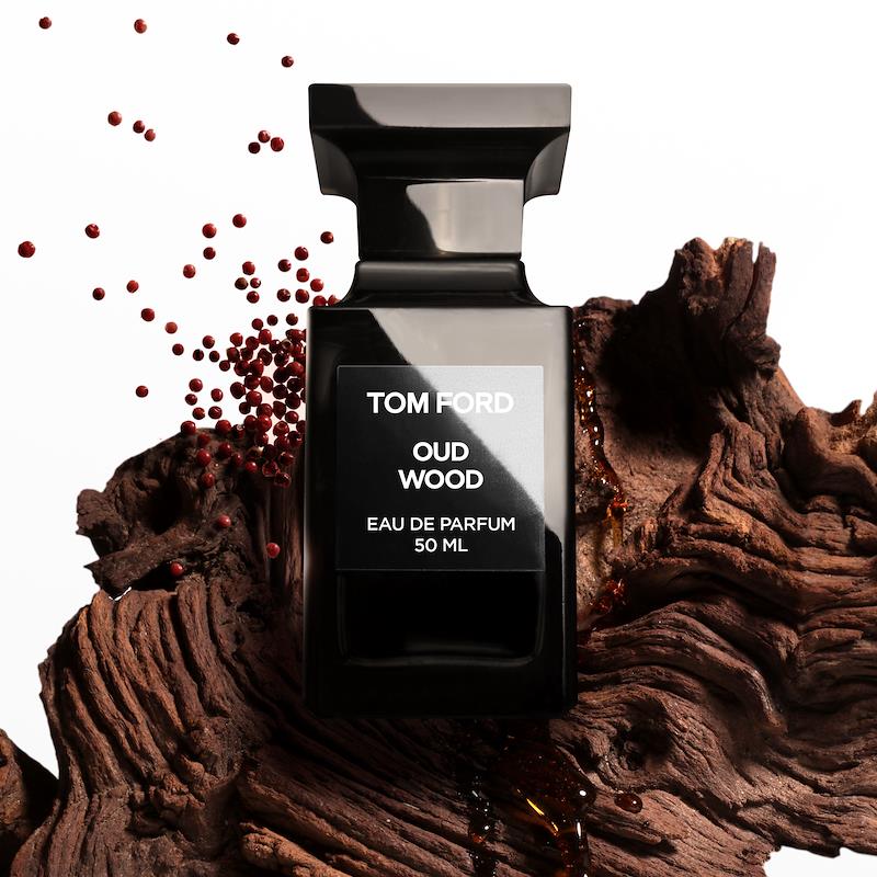 https://www.arcstore.co.za/Admin/Public/GetImage.ashx?Width=800&Height=800&Crop=5&DoNotUpscale=True&FillCanvas=False&Image=/Files/Images/Ecom/Brands/STU/Tom Ford/107453_50MLV05_B.jpg