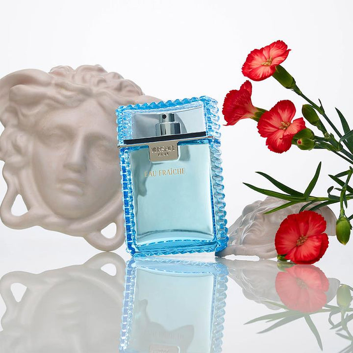 https://www.arcstore.co.za/Admin/Public/GetImage.ashx?Width=800&Height=800&Crop=5&DoNotUpscale=True&FillCanvas=False&Image=/Files/Images/Ecom/Brands/VWXYZ/Versace/111108_200ML_D.jpg&AlternativeImage=/Images/missing_image.jpg