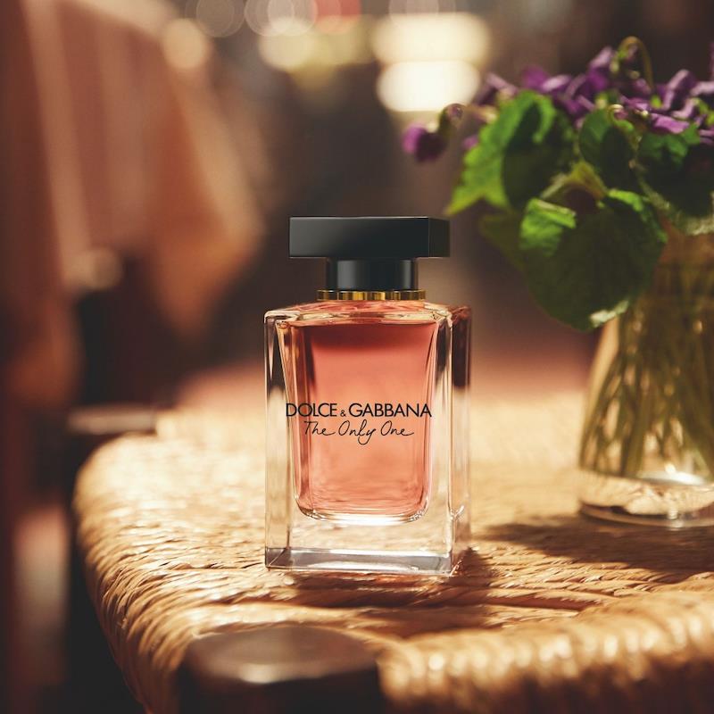 https://www.arcstore.co.za/Admin/Public/GetImage.ashx?Width=800&Height=800&Crop=5&DoNotUpscale=True&FillCanvas=False&Image=/Files/Images/Ecom/Brands/DEF/Dolce%20and%20Gabbana/104397_50MLV05_D.jpg