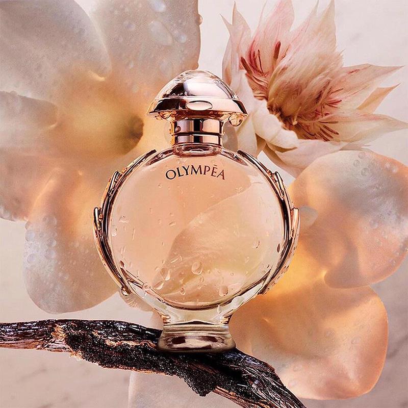 https://www.arcstore.co.za/Admin/Public/GetImage.ashx?Width=800&Height=800&Crop=5&DoNotUpscale=True&FillCanvas=False&Image=/Files/Images/Ecom/Brands/PQR/Paco Rabanne/107090_50MLV05_C.jpg