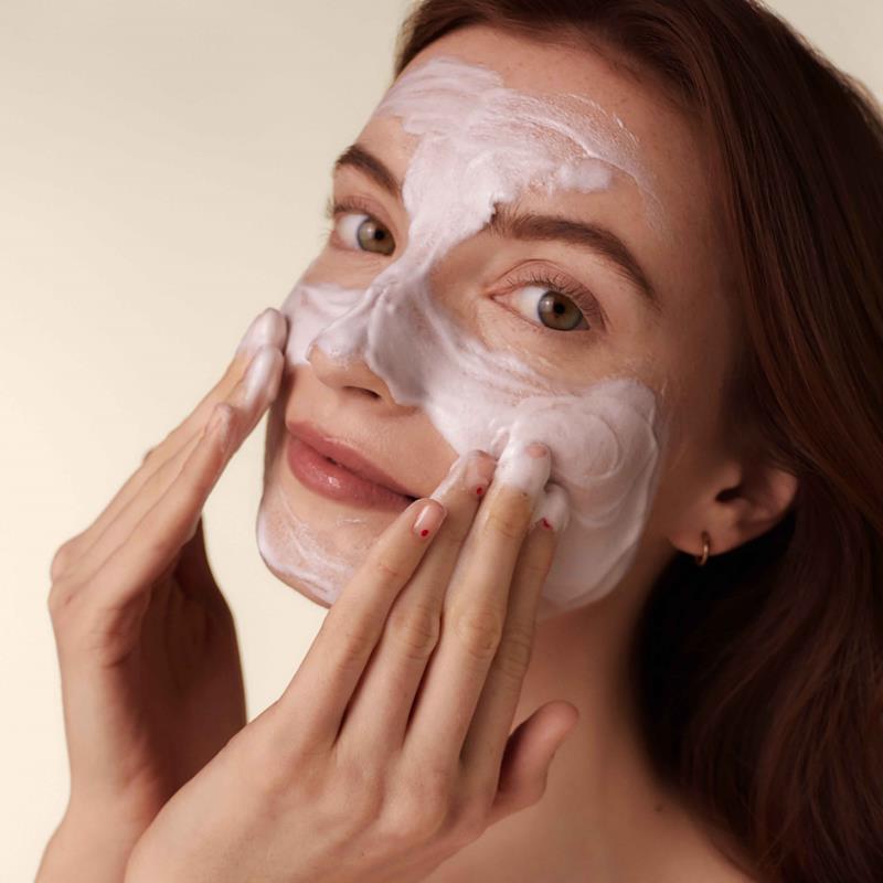https://www.arcstore.co.za/Admin/Public/GetImage.ashx?Width=800&Height=800&Crop=5&DoNotUpscale=True&FillCanvas=False&Image=/Files/Images/Ecom/Brands/STU/Shiseido/115984_125ML_B.jpg&AlternativeImage=/Images/missing_image.jpg