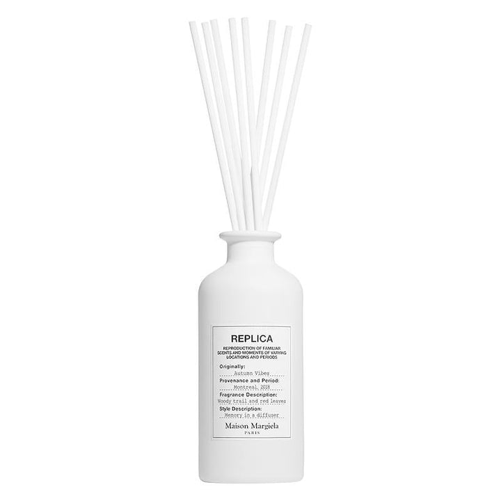 https://www.arcstore.co.za/Admin/Public/GetImage.ashx?Width=800&Height=800&Crop=5&DoNotUpscale=True&FillCanvas=False&Image=/Files/Images/Ecom/Brands/MNO/Maison%20Margiella/116877_185ML_A.jpg