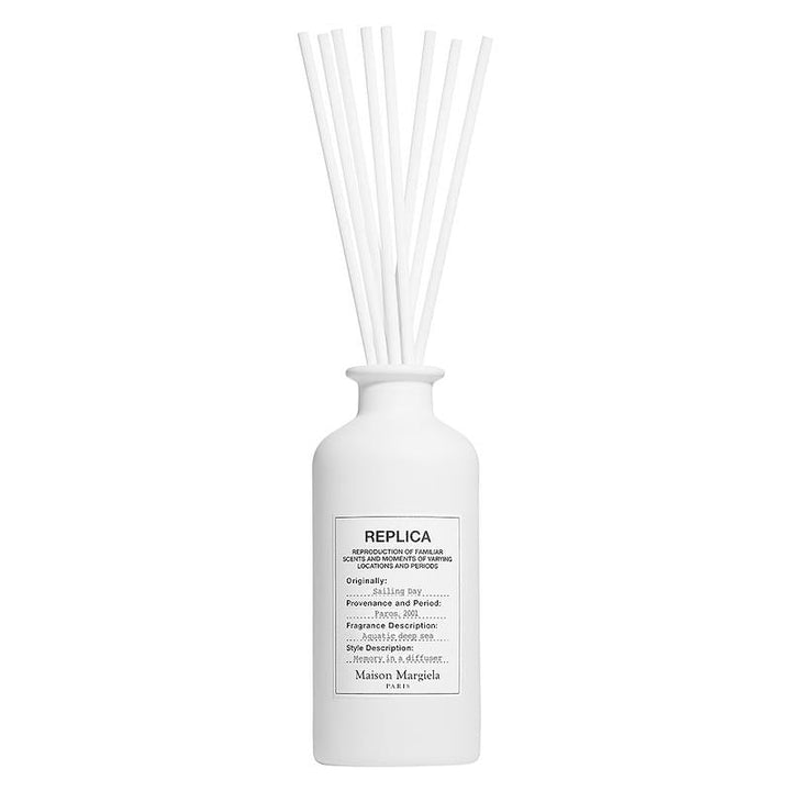 https://www.arcstore.co.za/Admin/Public/GetImage.ashx?Width=800&Height=800&Crop=5&DoNotUpscale=True&FillCanvas=False&Image=/Files/Images/Ecom/Brands/MNO/Maison Margiella/118436_185ML_A.jpg