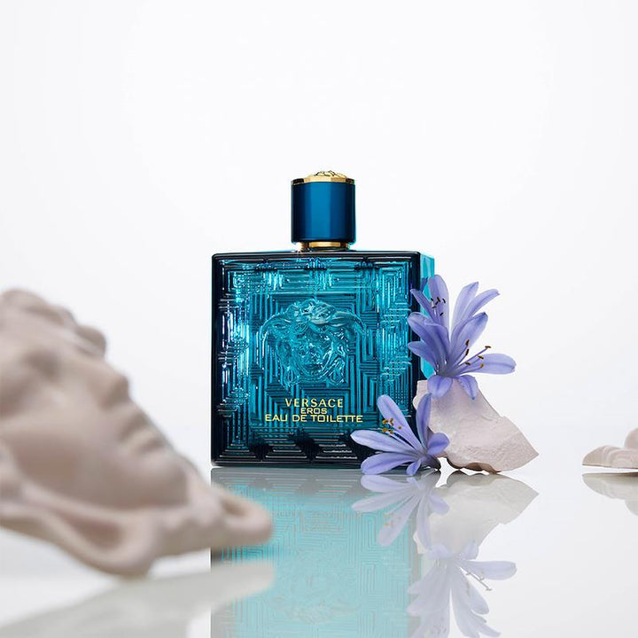 https://www.arcstore.co.za/Admin/Public/GetImage.ashx?Width=800&Height=800&Crop=5&DoNotUpscale=True&FillCanvas=False&Image=/Files/Images/Ecom/Brands/VWXYZ/Versace/111109_200ML_D.jpg&AlternativeImage=/Images/missing_image.jpg