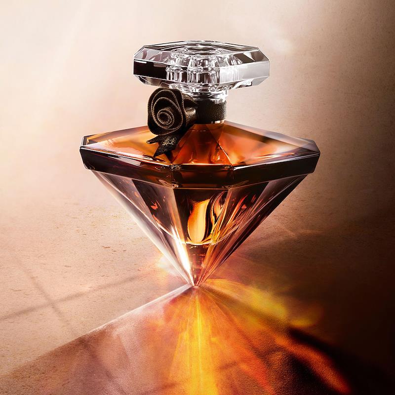 https://www.arcstore.co.za/Admin/Public/GetImage.ashx?Width=800&Height=800&Crop=5&DoNotUpscale=True&FillCanvas=False&Image=/Files/Images/Ecom/Brands/JKL/Lancome/118574_100ML_D.jpg&AlternativeImage=/Images/missing_image.jpg