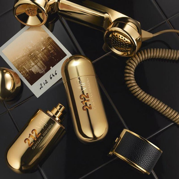 https://www.arcstore.co.za/Admin/Public/GetImage.ashx?Width=800&Height=800&Crop=5&DoNotUpscale=True&FillCanvas=False&Image=/Files/Images/Ecom/Brands/ABC/Carolina Herrera/101609_80MLV05_D.jpg