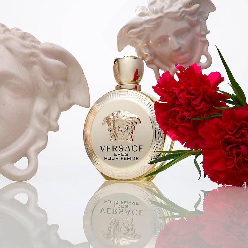 https://www.arcstore.co.za/Admin/Public/GetImage.ashx?Width=800&Height=800&Crop=5&DoNotUpscale=True&FillCanvas=False&Image=/Files/Images/Ecom/Brands/VWXYZ/Versace/111111_100ML_D.jpg