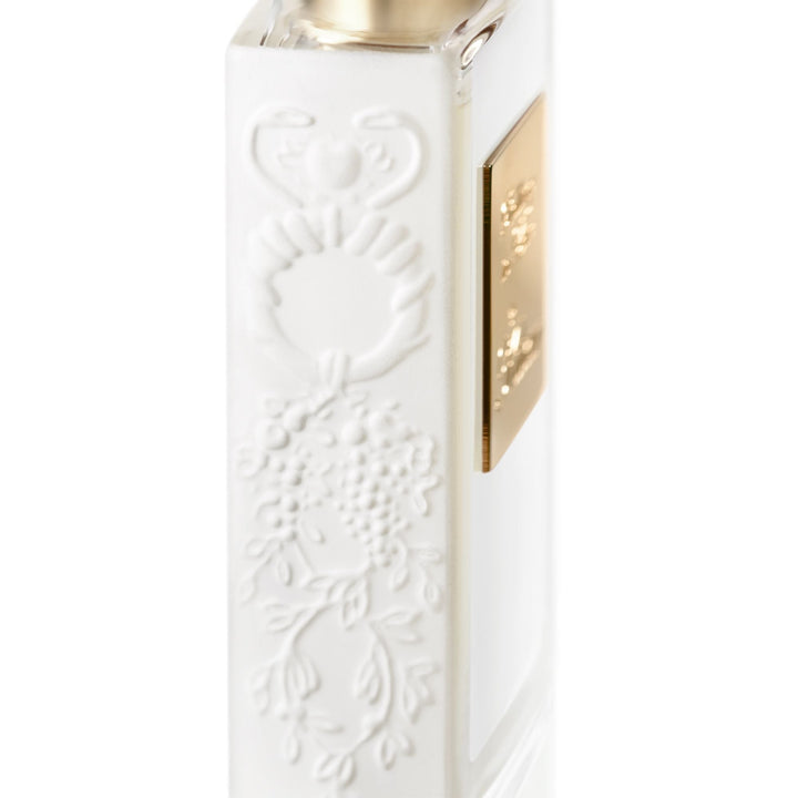 https://www.arcstore.co.za/Files/Images/Ecom/Brands/ABC/by Kilian/112416_50ML_D.jpg